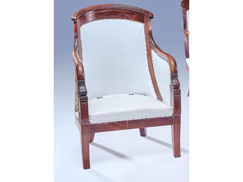 BERGERE en acajou et placage d'acajou à dossier...