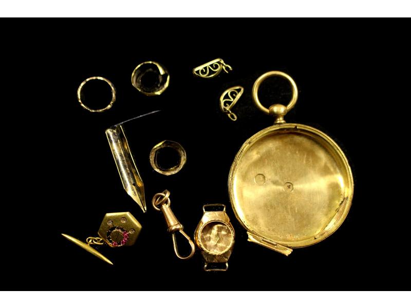 DEBRIS D'OR (18K) comprenant boîtiers de...