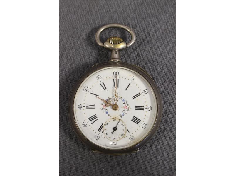 MONTRE DE GOUSSET en argent , cadran émaillé...