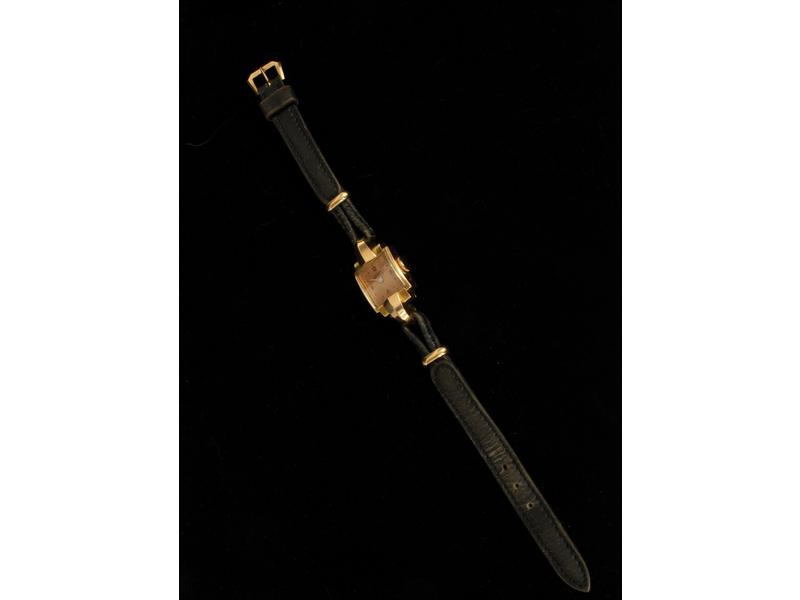 LONGINES