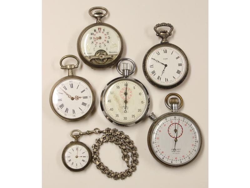 LOT DE SIX MONTRES comprenant: