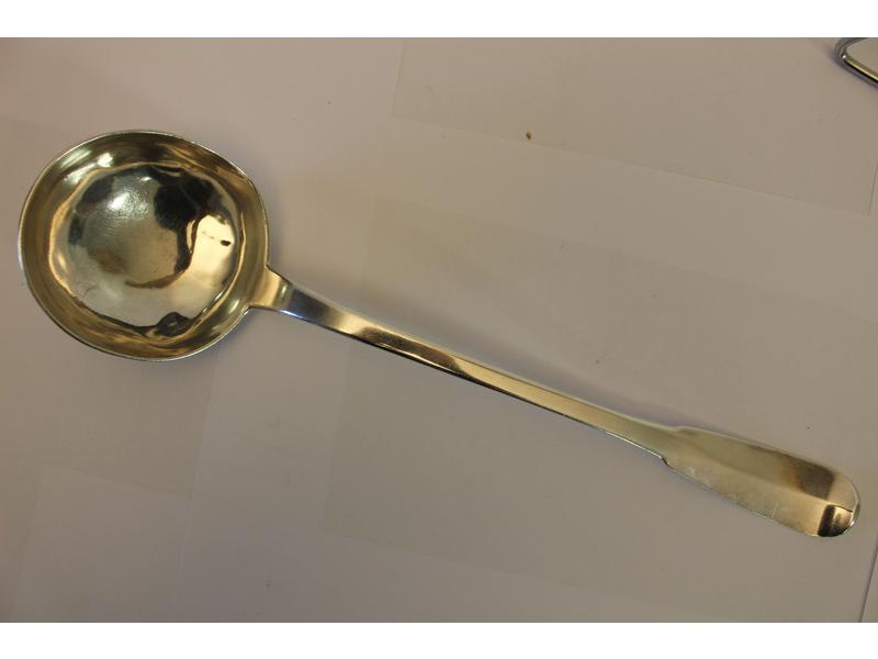 LOUCHE en argent modèle uni plat.