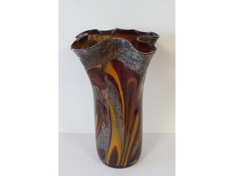 VASE à col corolle en verre soufflé dans...