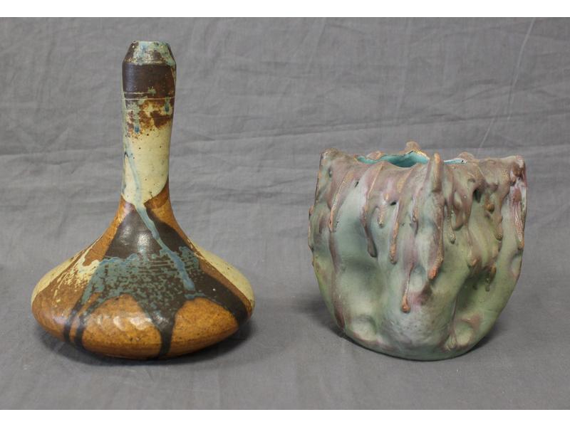 VASE EN BOULE aplatie à haut col en grès...