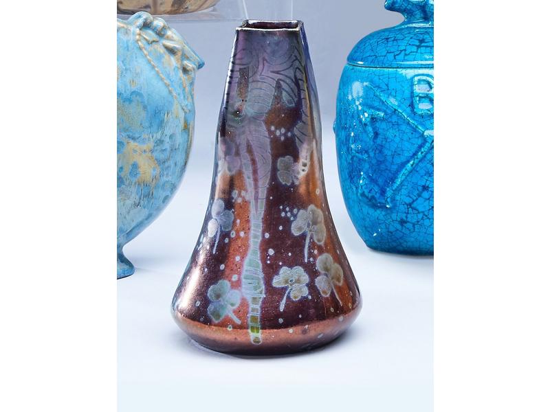 VASE OIGNON de section carrée en grès émaillé...