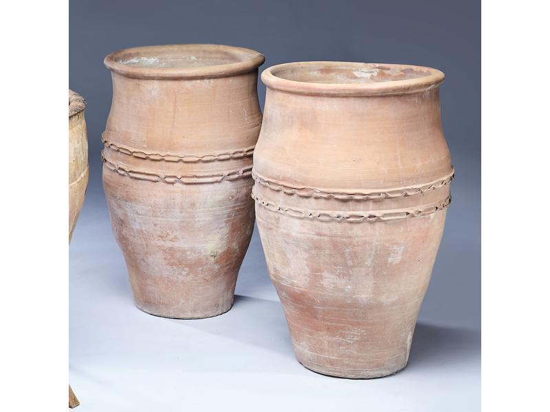 PAIRE DE VASES DE JARDIN en terre cuite de...