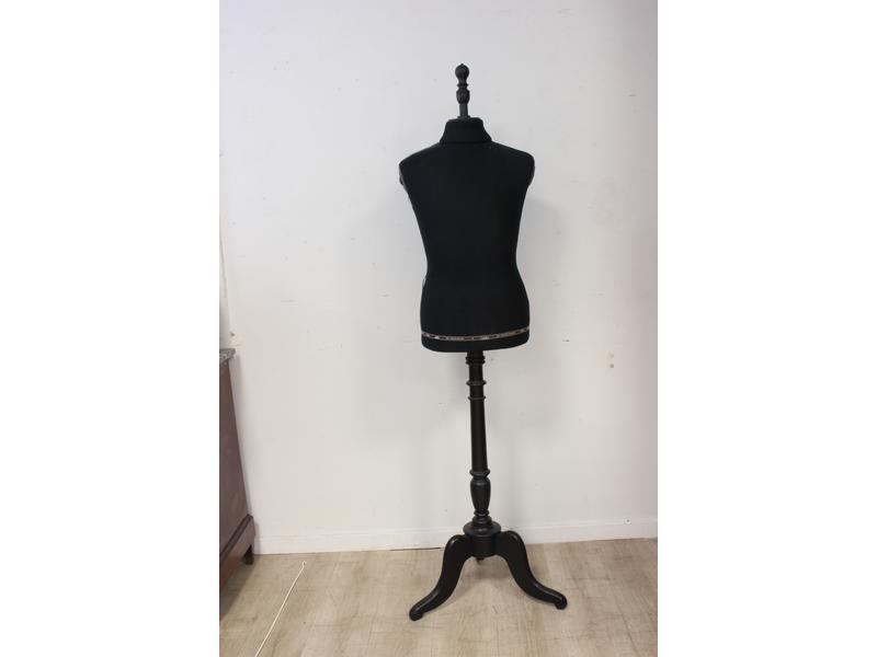 MANNEQUIN de couture en bois noirci.