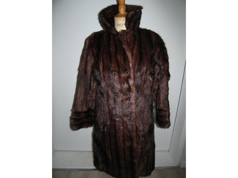 MANTEAU A MARTINGALE en vison scanbraun à...