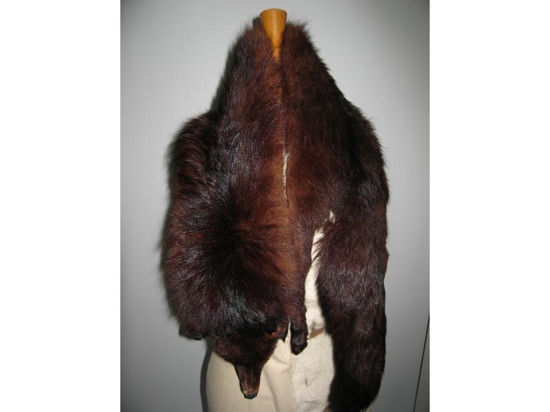 ECHARPE en vison brun. Long. 90 cm