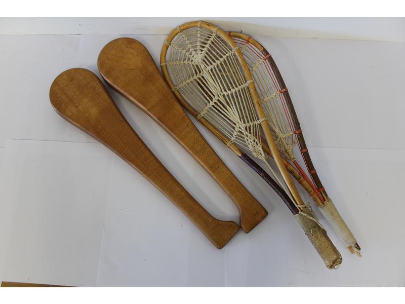PAIRE DE RAQUETTES DE PALA et PAIRE DE PALAS...