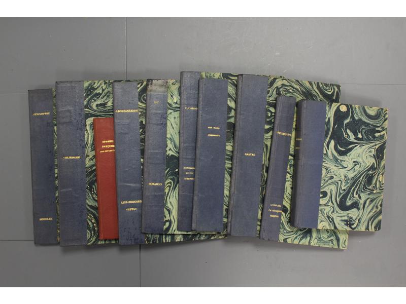[ETUDES] - 10 plaquettes ou ouvrages souvent...