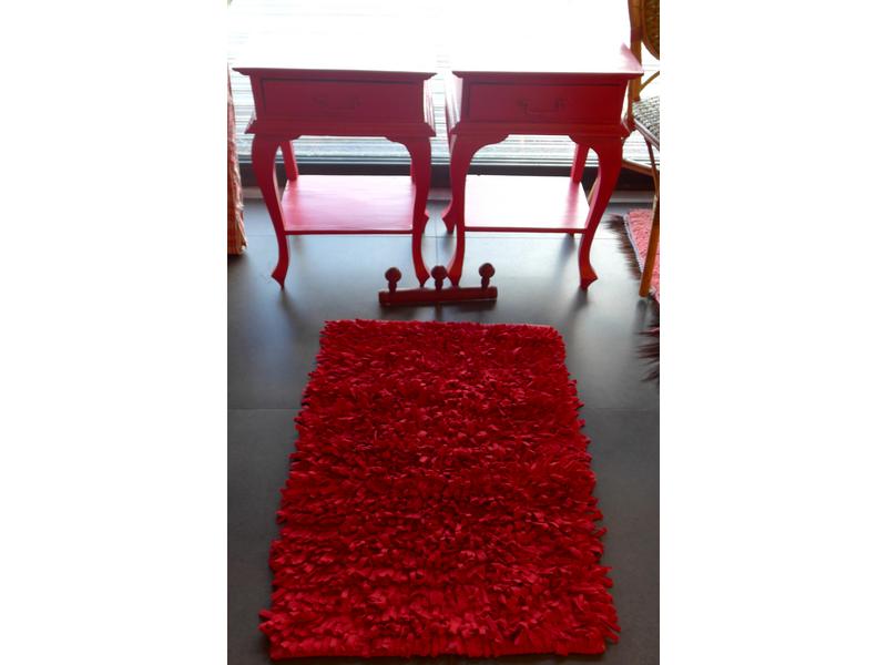 PAIRE DE TABLES DE CHEVET laqué rose fushia...