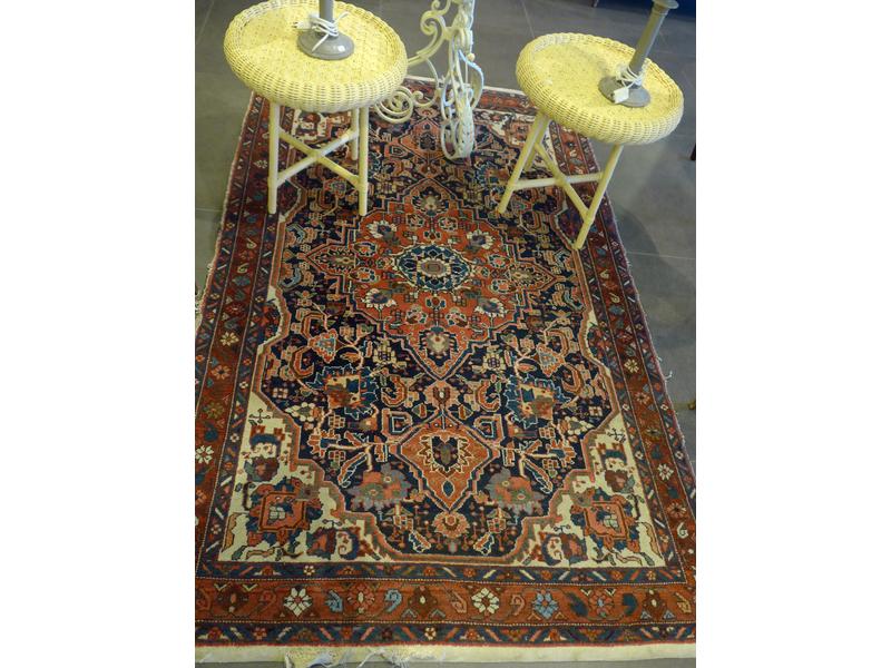 CAUCASE : TAPIS en laine fait main à décor...