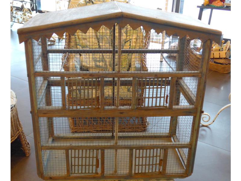 CAGE A OISEAUX en bois laqué bleu et grillage,...