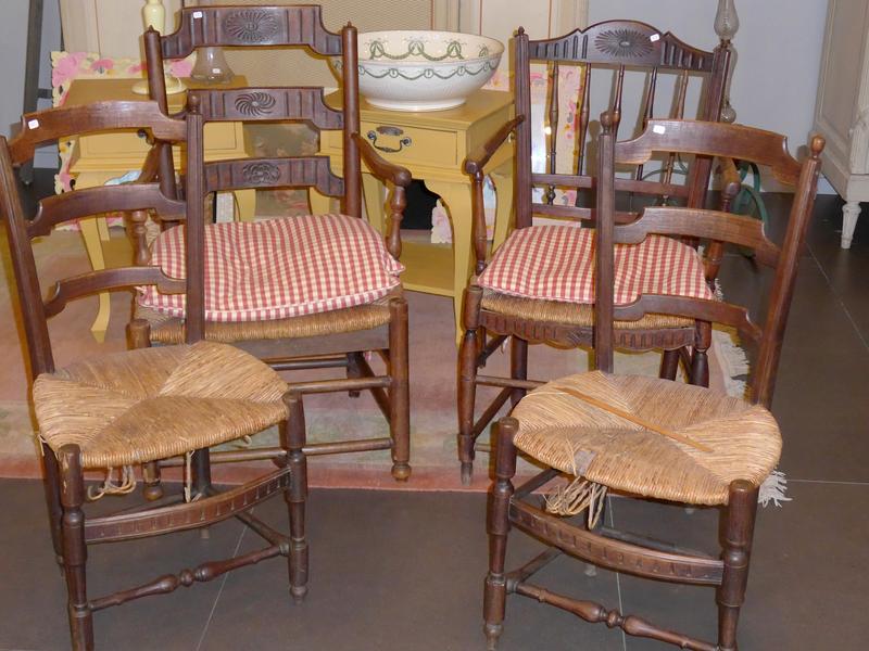 SALON en chêne sculpté comprenant trois fauteuils...