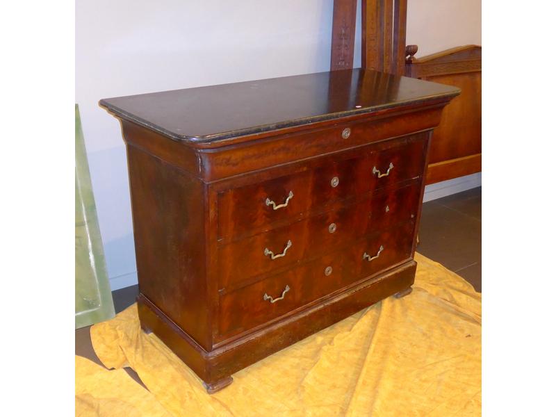 COMMODE rectangulaire en acajou et placage...