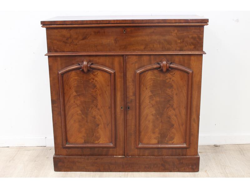 BUFFET rectangulaire en acajou et placage...