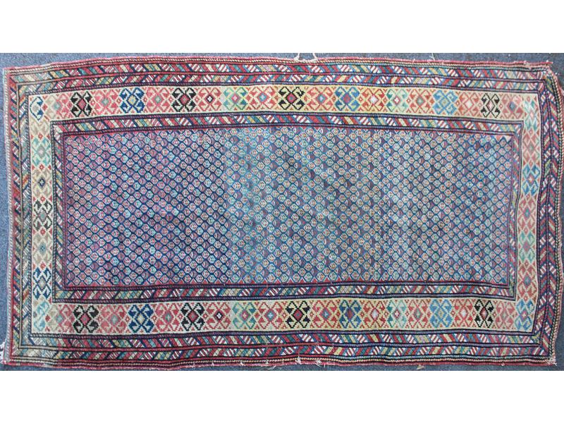 TAPIS KILIM en laine polychrome à décor de...