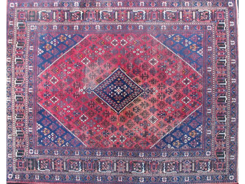 TAPIS rectangulaire en laine, à décor de...