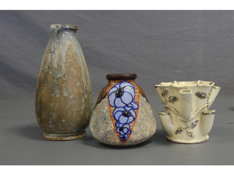 TROIS VASES: