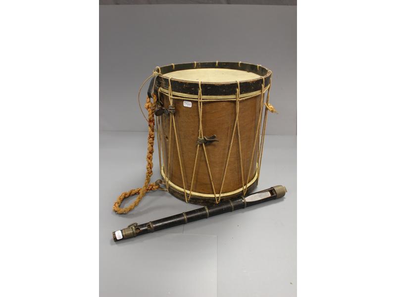 LOT D'INSTRUMENTS DE MUSIQUE comprenant ...