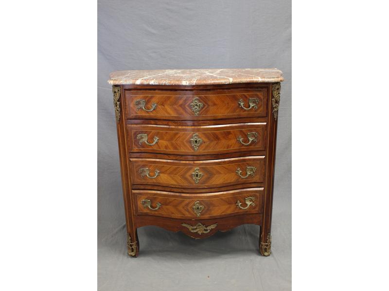 PETITE COMMODE à façade galbée en bois de...