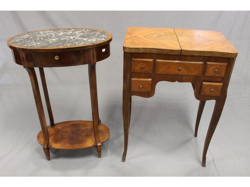 PETITE TABLE A OUVRAGE en placage de bois...