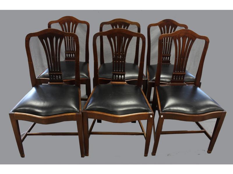 SUITE DE SIX CHAISES en acajou à dossier...