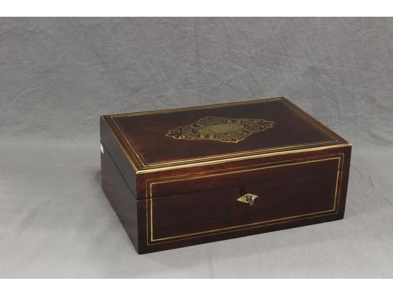 COFFRET A BIJOUX rectangulaire en placage...