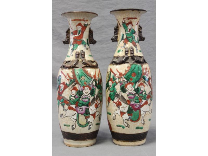PAIRE DE VASES de forme balustre en grès...