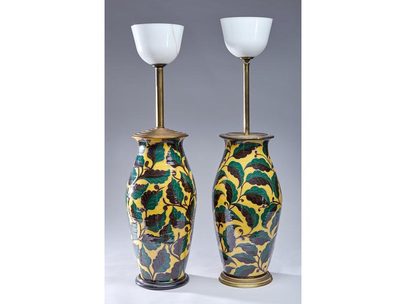 PAIRE DE VASES ovoïdes en faïence émaillée...