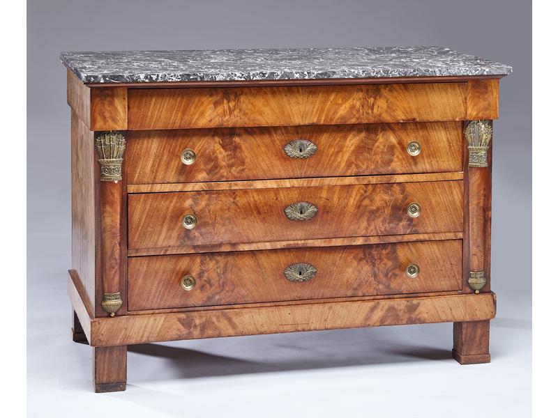 COMMODE rectangulaire en acajou et placage...