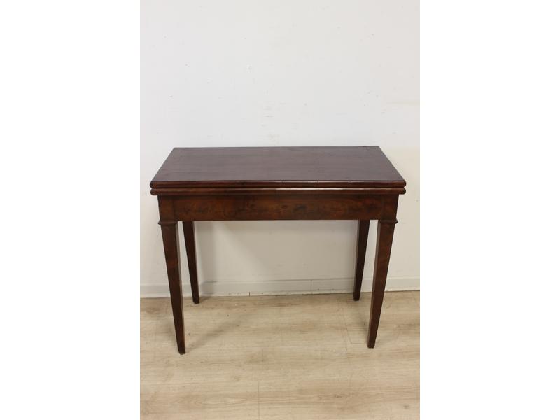 TABLE A JEUX rectangulaire en acajou et placage...