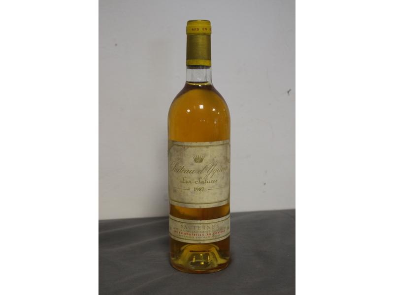 1 Blle CH. D'YQUEM 1er Cru Sup. Sauternes...