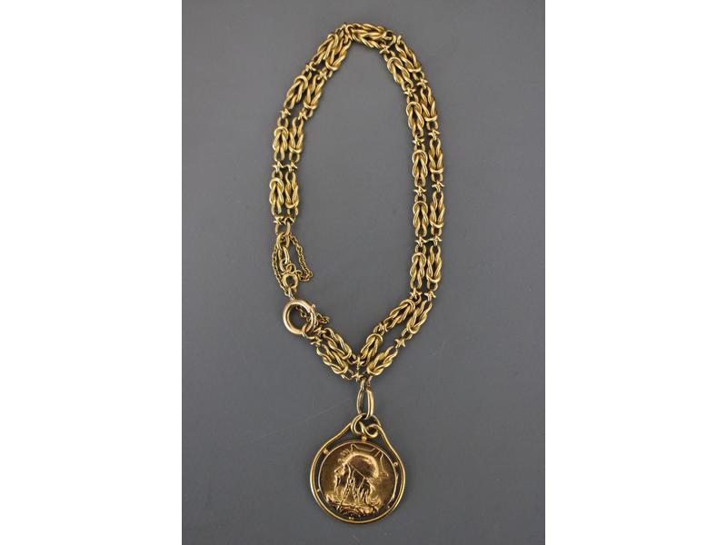 BRACELET en or jaune (18K) à deux rangs de...