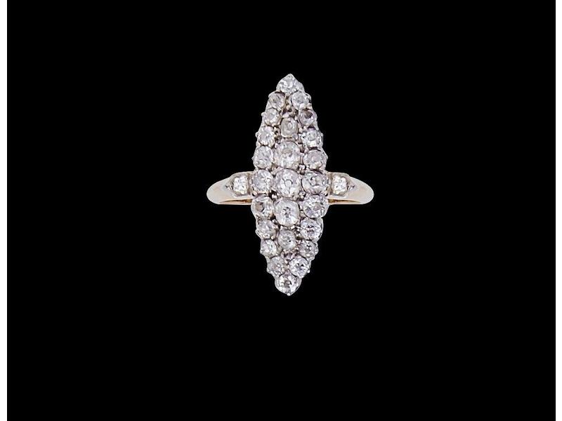 BAGUE type marquise en or jaune (18K) et...