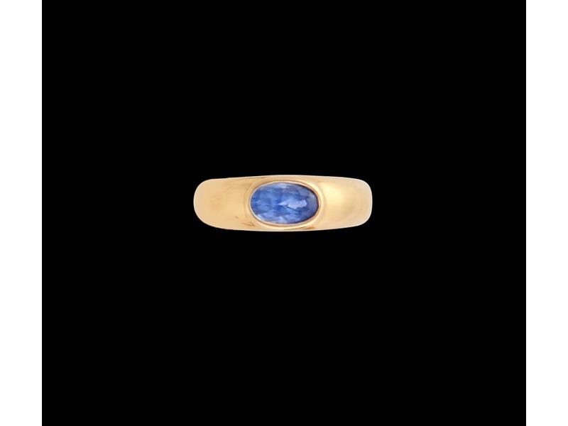 BAGUE jonc en or jaune (18K) sertie d'une...