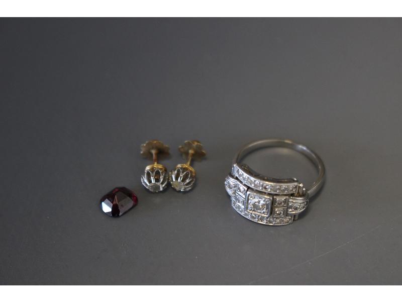 BAGUE en platine à chaton de rectangles géométriques...