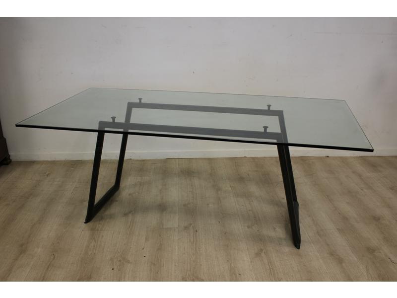TABLE rectangulaire, le plateau en verre...