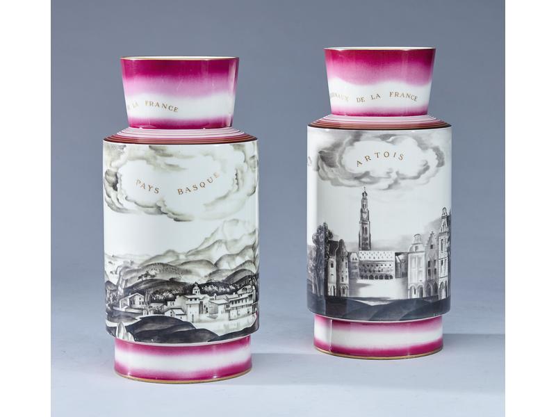 RÉUNION DES DEUX VASES précedents.