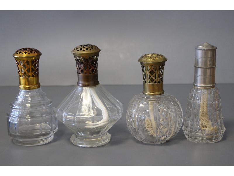 QUATRE LAMPES BERGER en cristal taillé