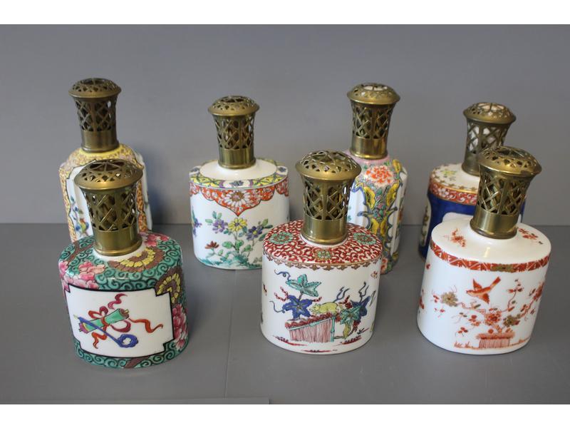 SEPT LAMPES BERGER, cinq de forme ovale et...
