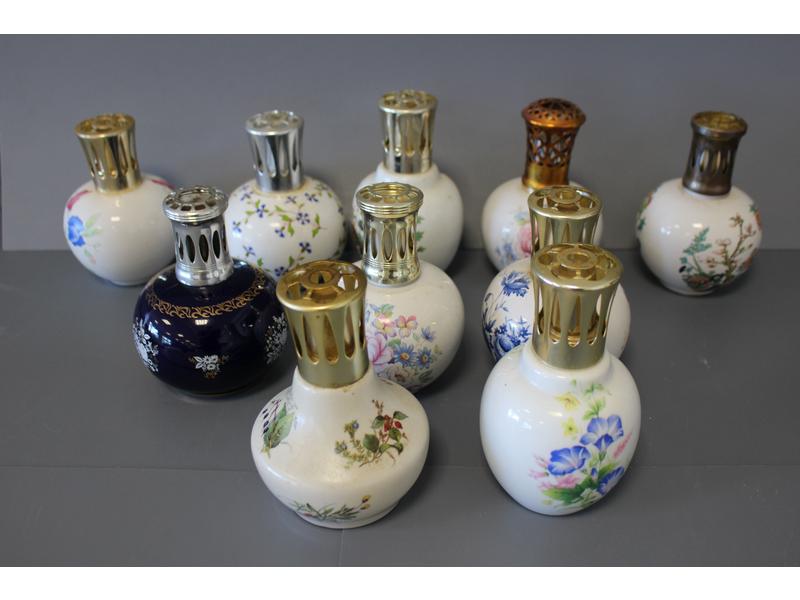 DIX LAMPES BERGER de forme boule en porcelaine...