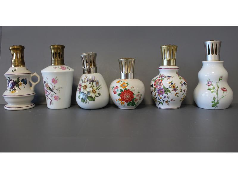 SIX LAMPES BERGER en porcelaine de formes...