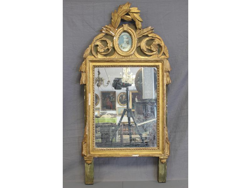 PETIT MIROIR rectangulaire dans un cadre...