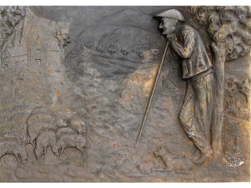 PLAQUE DE CHEMINEE en fonte, rectangulaire...