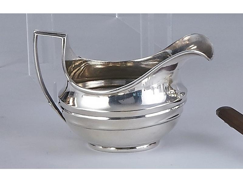 PETIT POT A CREME en argent de forme ronde...