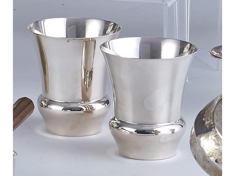 PAIRE DE TIMBALES de forme tulipe en argent,...
