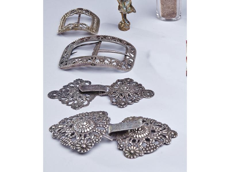 QUATRE BOUCLES DE CEINTURE  en argent. France,...