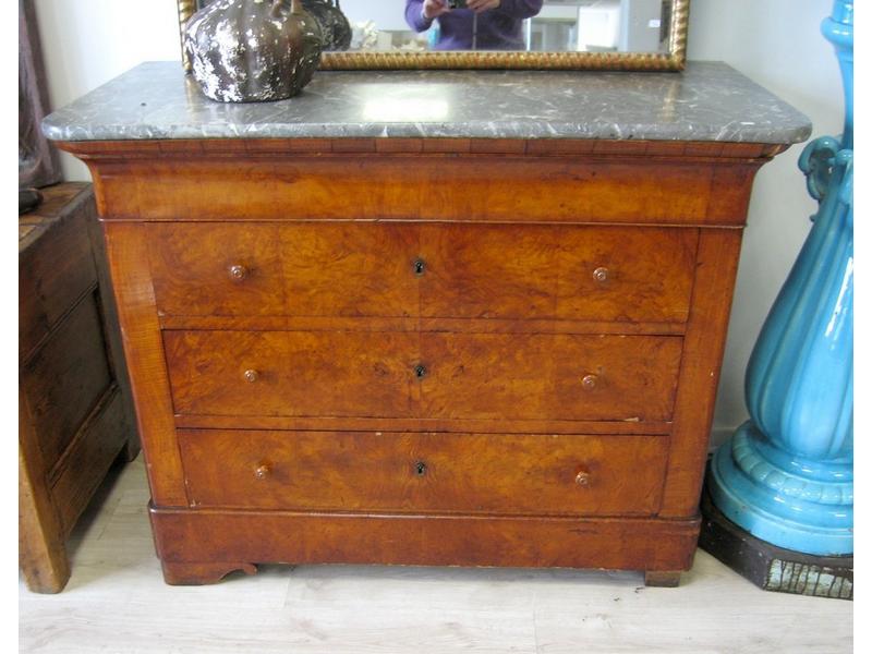 COMMODE rectangulaire en placage de ronce...
